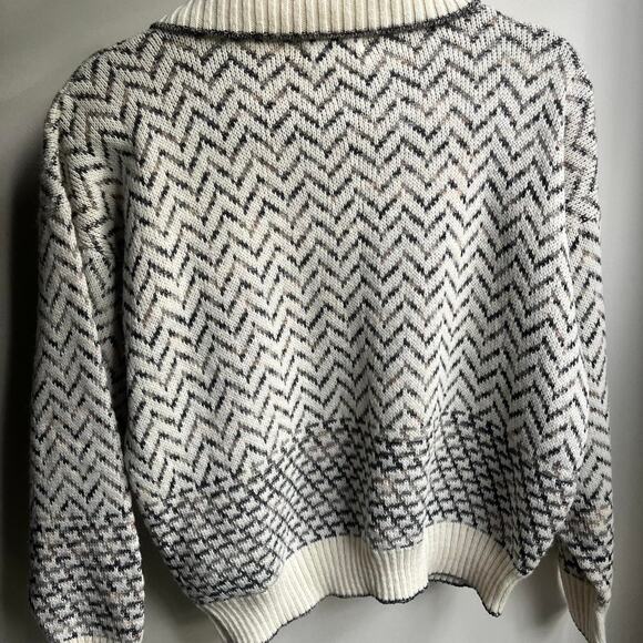 Vintage Alfred Dunner Chevron Sweater with Collar - Picture 5 of 5